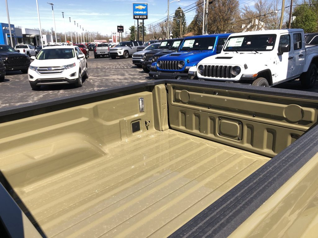 New 2026 Jeep Gladiator Sport AWD/4WD image 9