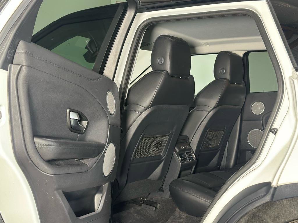 Used 2018 Land Rover Range Rover Evoque SE image 11