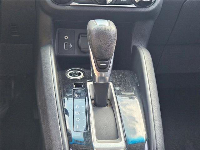 Used 2021 Nissan Versa SV FWD image 11