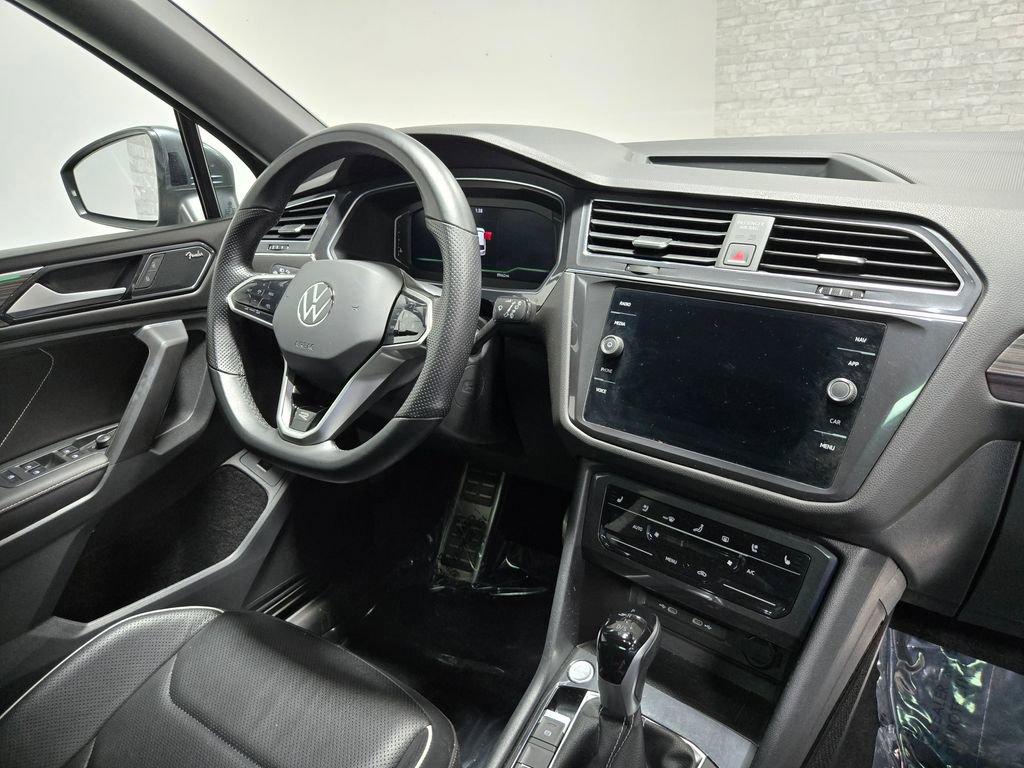 Used 2022 Volkswagen Tiguan SEL R-Line AWD/4WD image 60