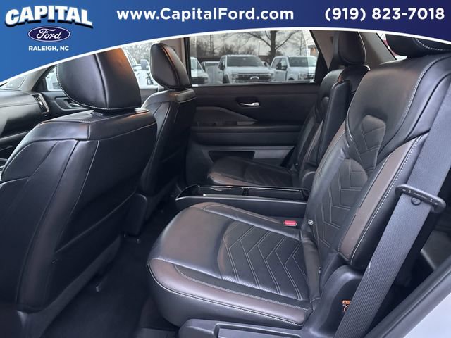Used 2022 Nissan Pathfinder Platinum w/ Cargo Package AWD/4WD image 16