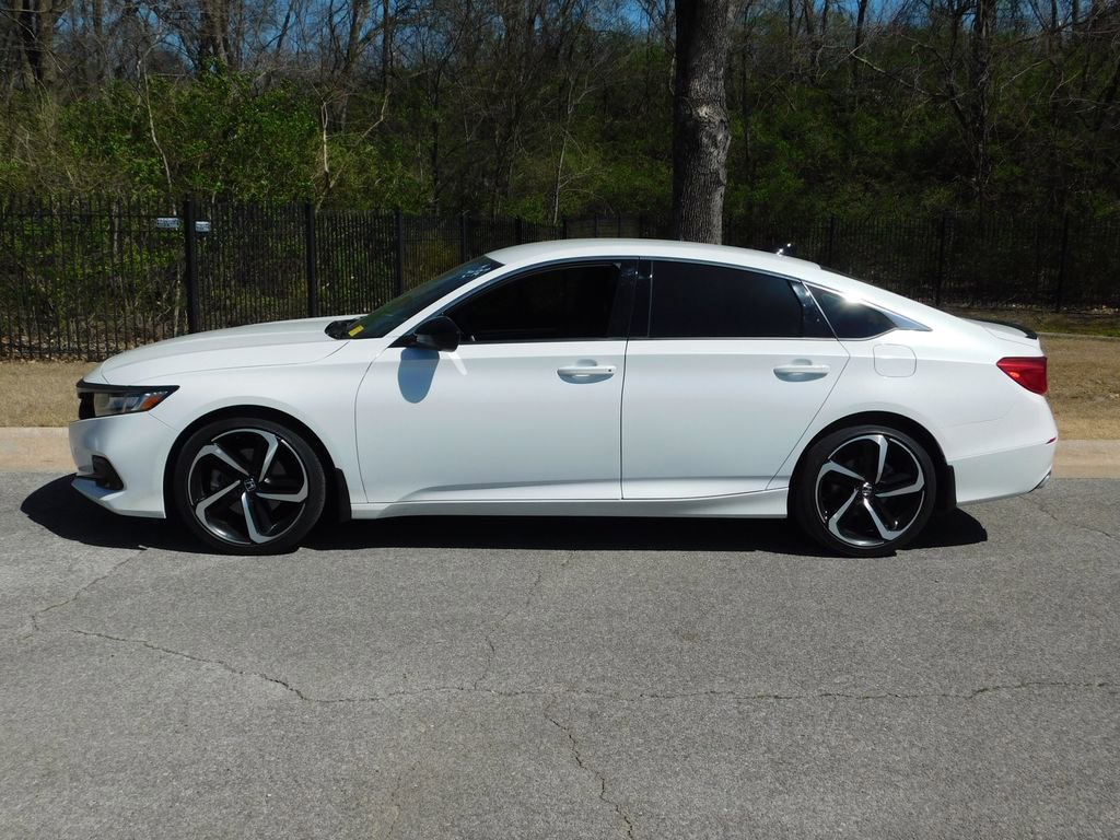 Used 2022 Honda Accord Sport image 2