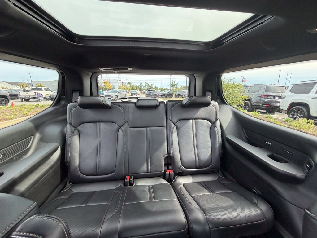Used 2024 Jeep Wagoneer Series II AWD/4WD image 38