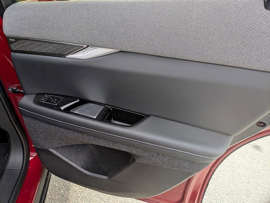 New 2025 Cadillac Optiq Luxury 2 AWD/4WD image 28