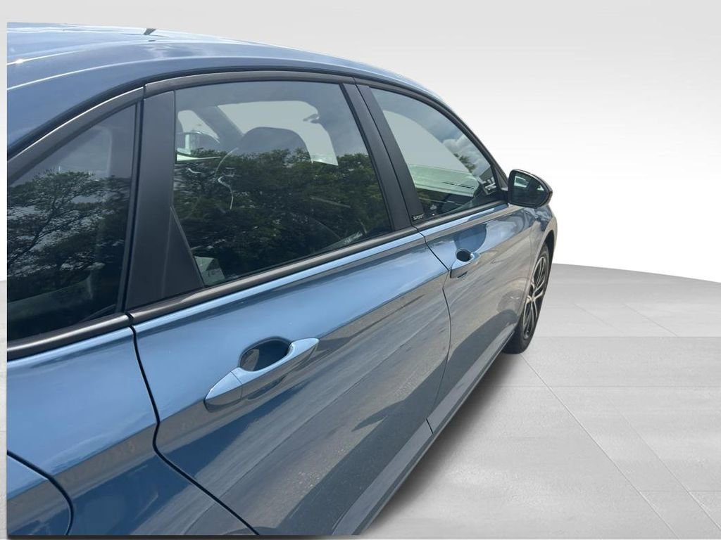 Used 2025 Volkswagen Jetta Sport image 34