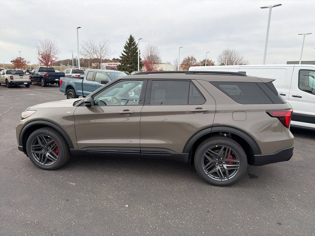 New 2026 Ford Explorer ST-Line w/ ST-Line Street Pack image 10