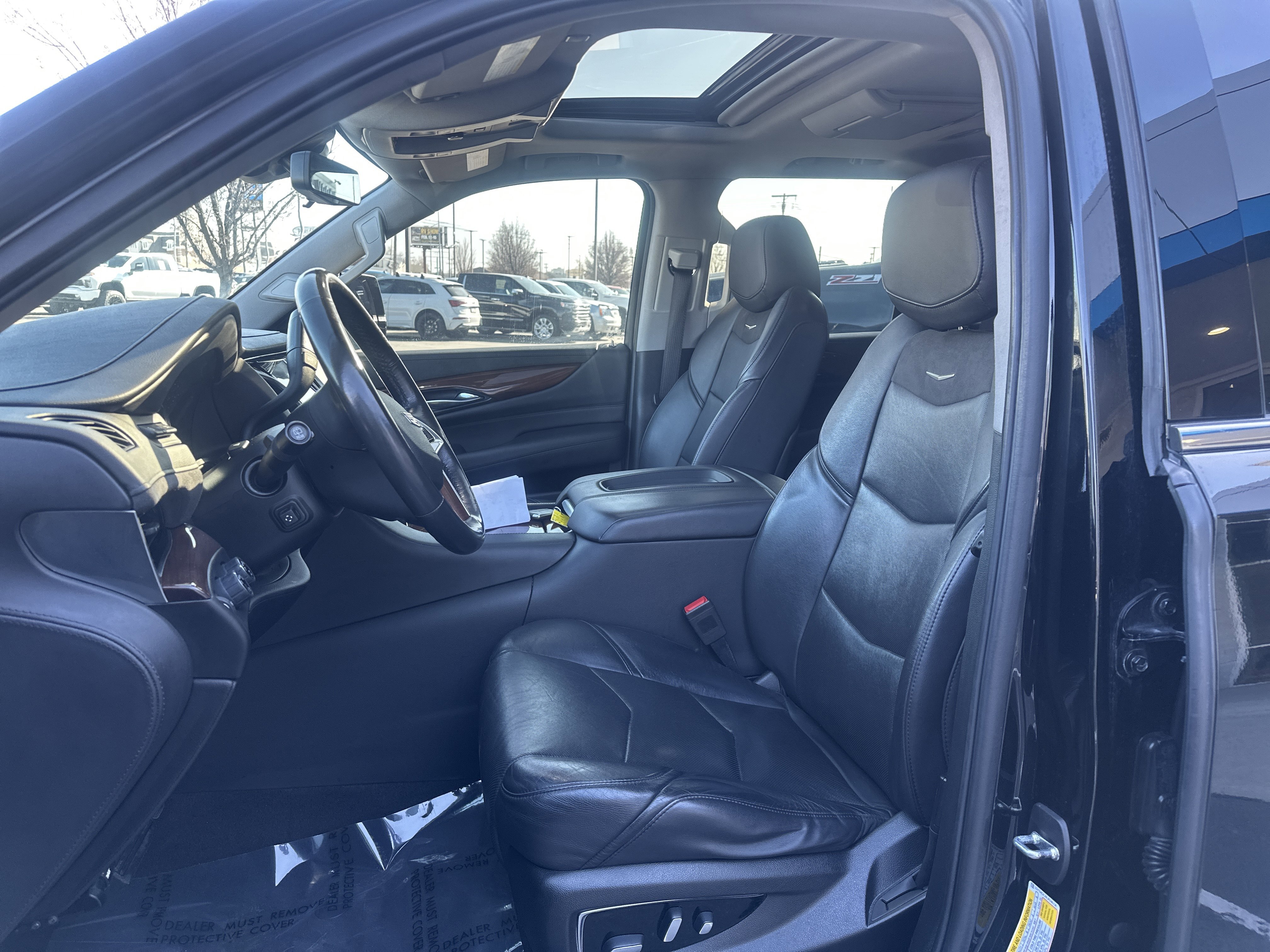 Used 2020 Cadillac Escalade Premium Luxury image 8