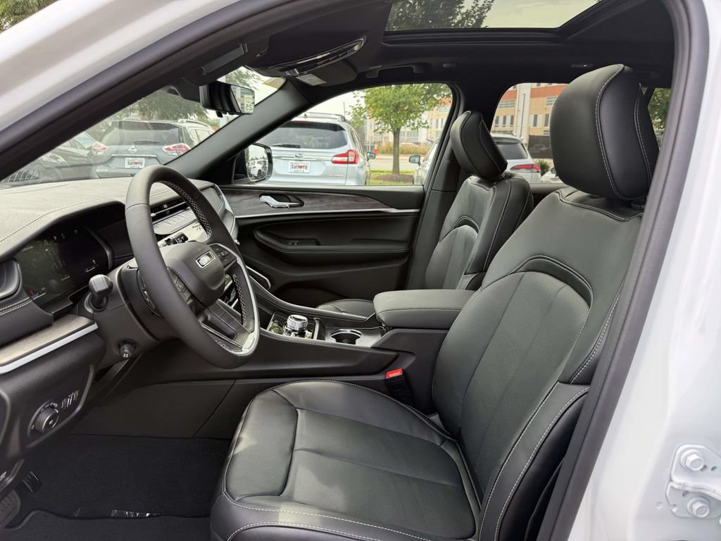 New 2027 Jeep Grand Cherokee Limited AWD/4WD image 14