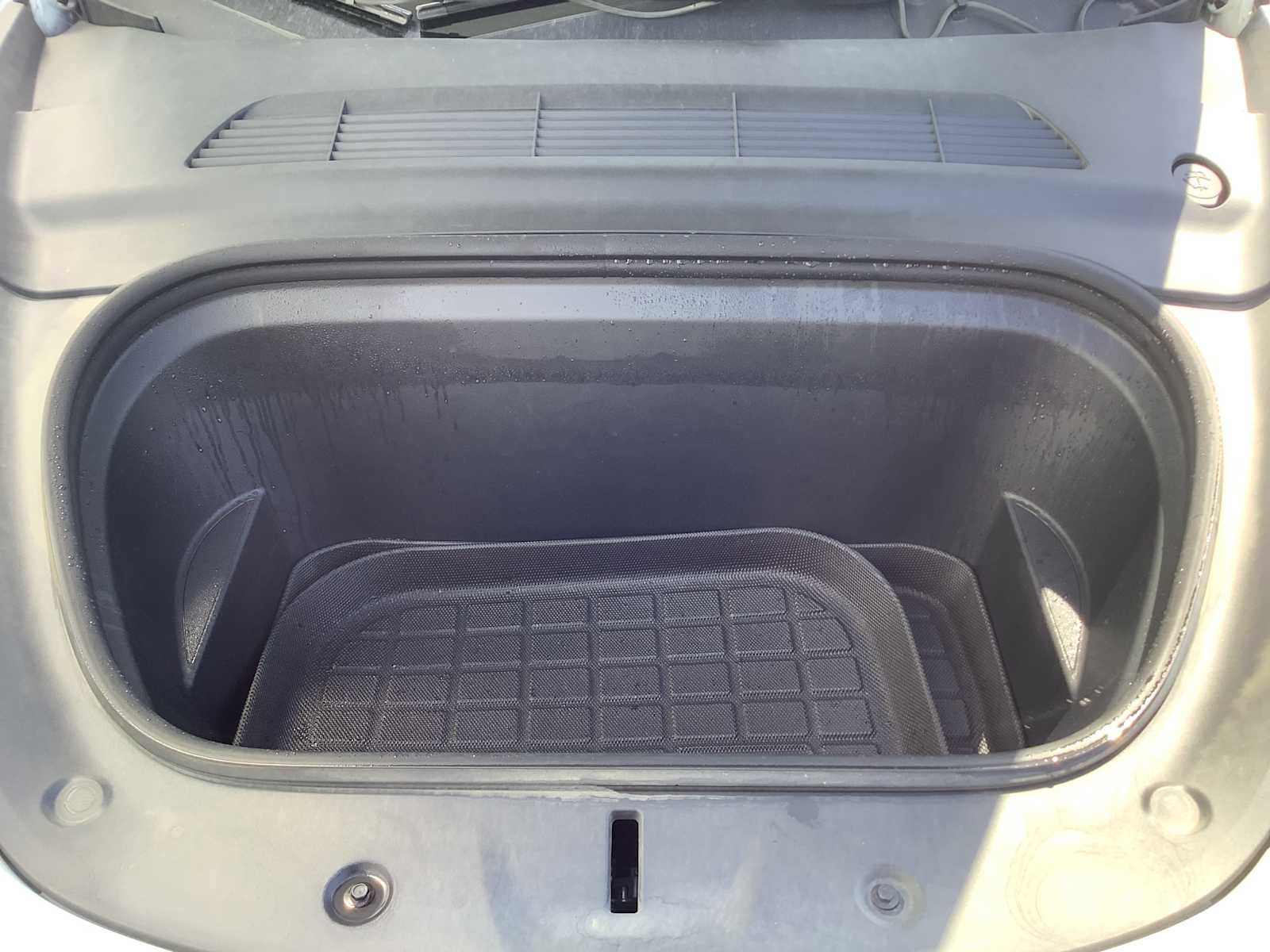 Used 2022 Tesla Model Y Long Range AWD/4WD image 8