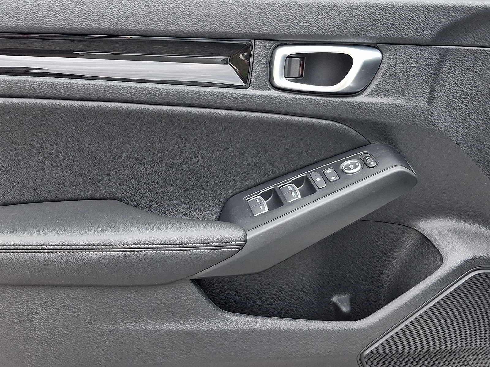 Used 2024 Honda Civic EX-L image 12