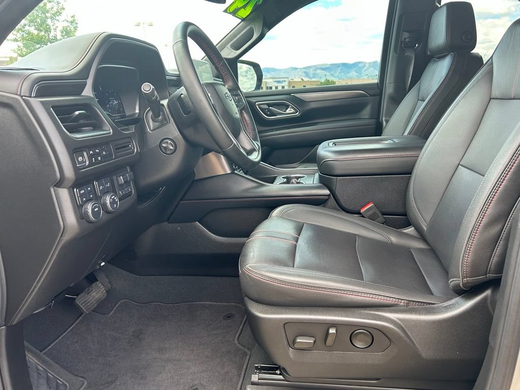 Used 2024 Chevrolet Suburban RST w/ Luxury Package AWD/4WD image 25