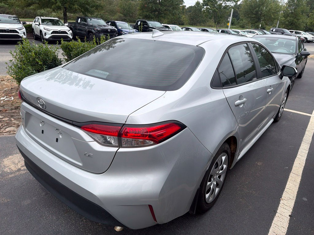 Used 2025 Toyota Corolla LE FWD image 5
