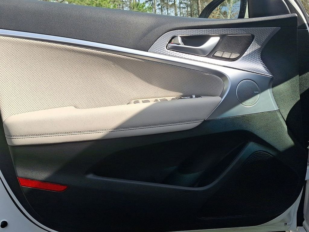 Used 2023 Genesis G70 3.3T w/ Sport Advanced Package image 10