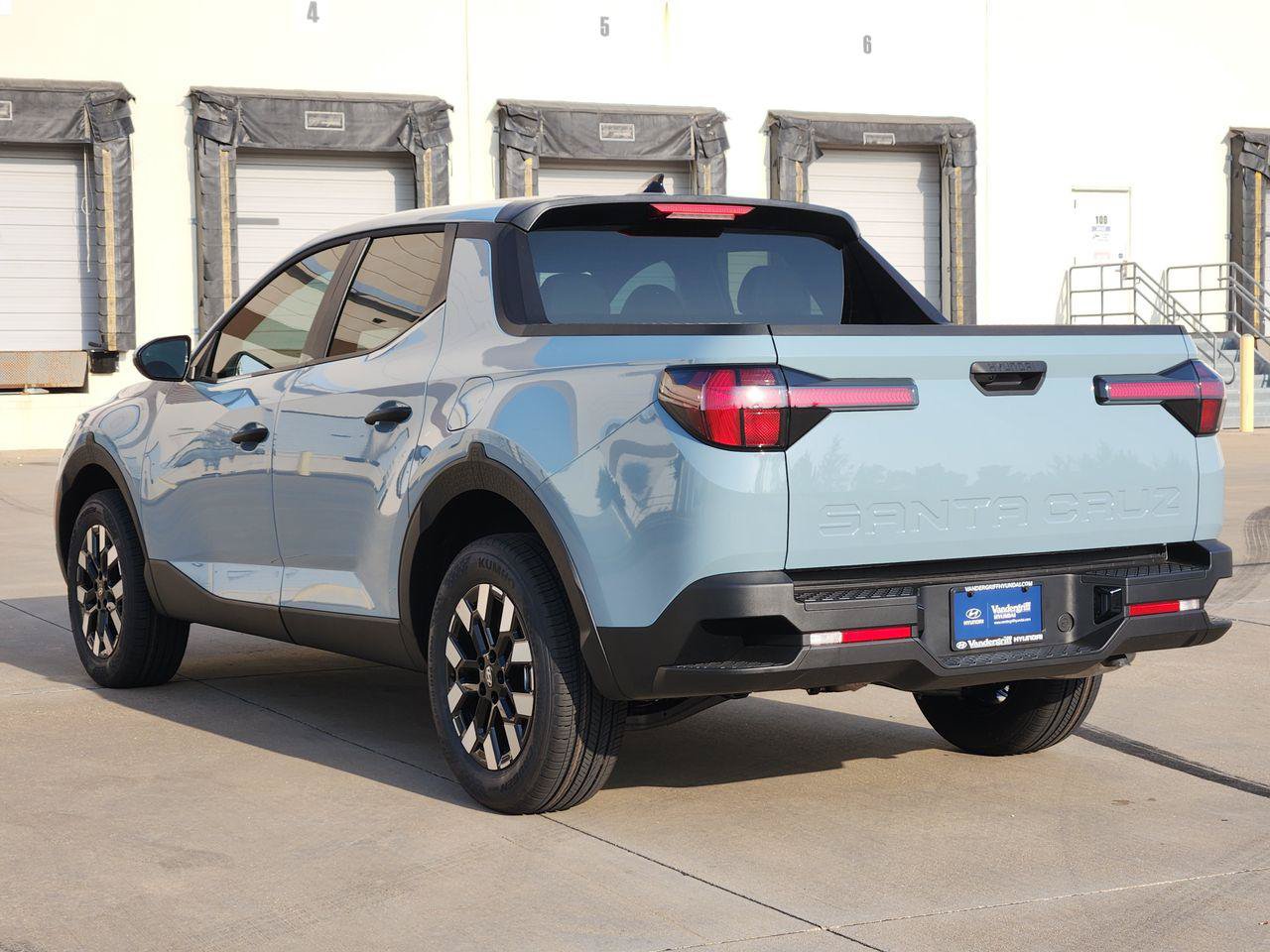 New 2027 Hyundai Santa Cruz SE FWD image 3