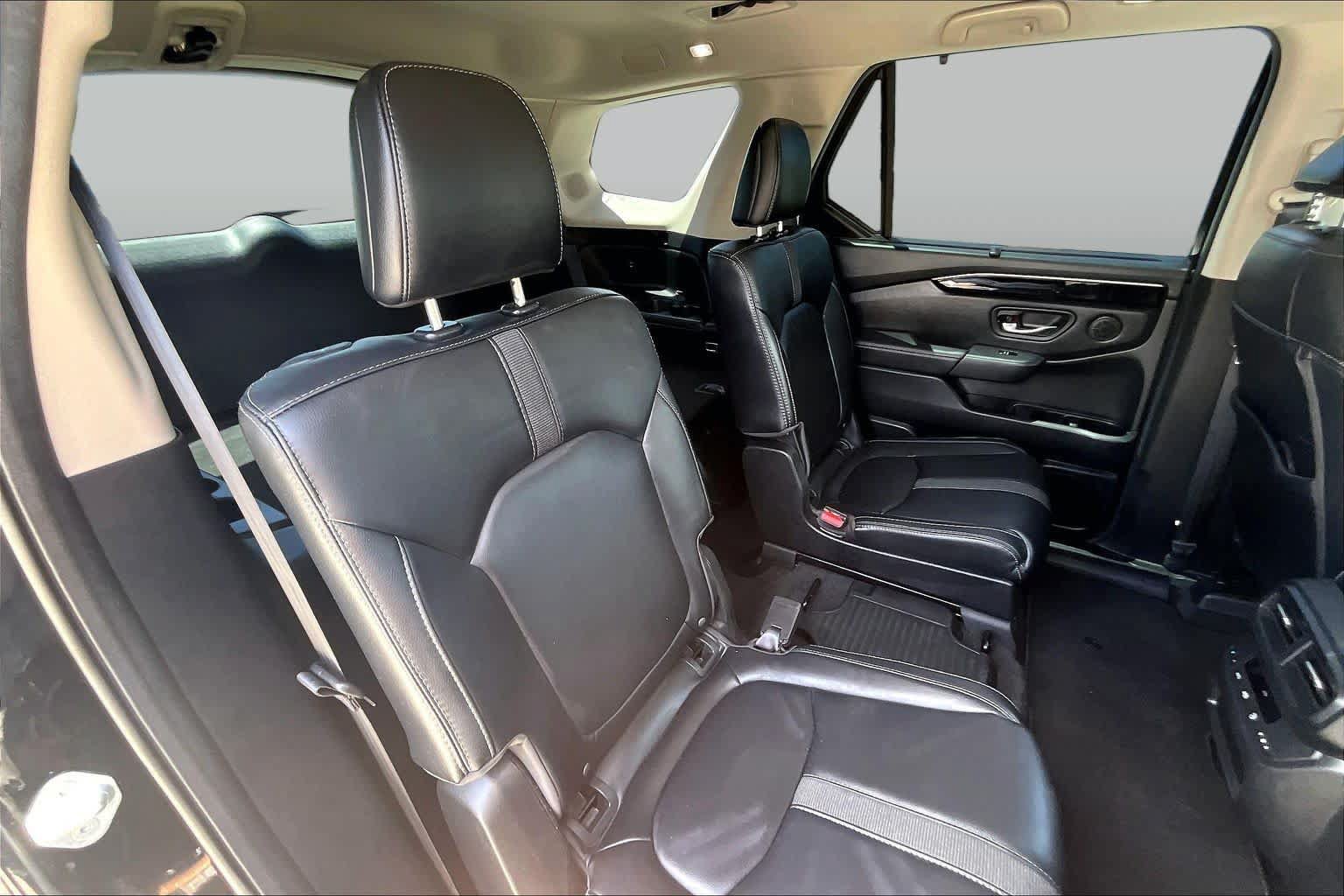 Used 2024 Honda Pilot Touring image 20