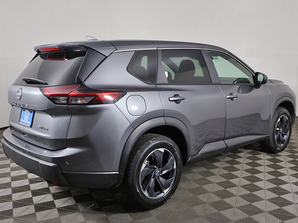 Used 2024 Nissan Rogue SV AWD/4WD image 8