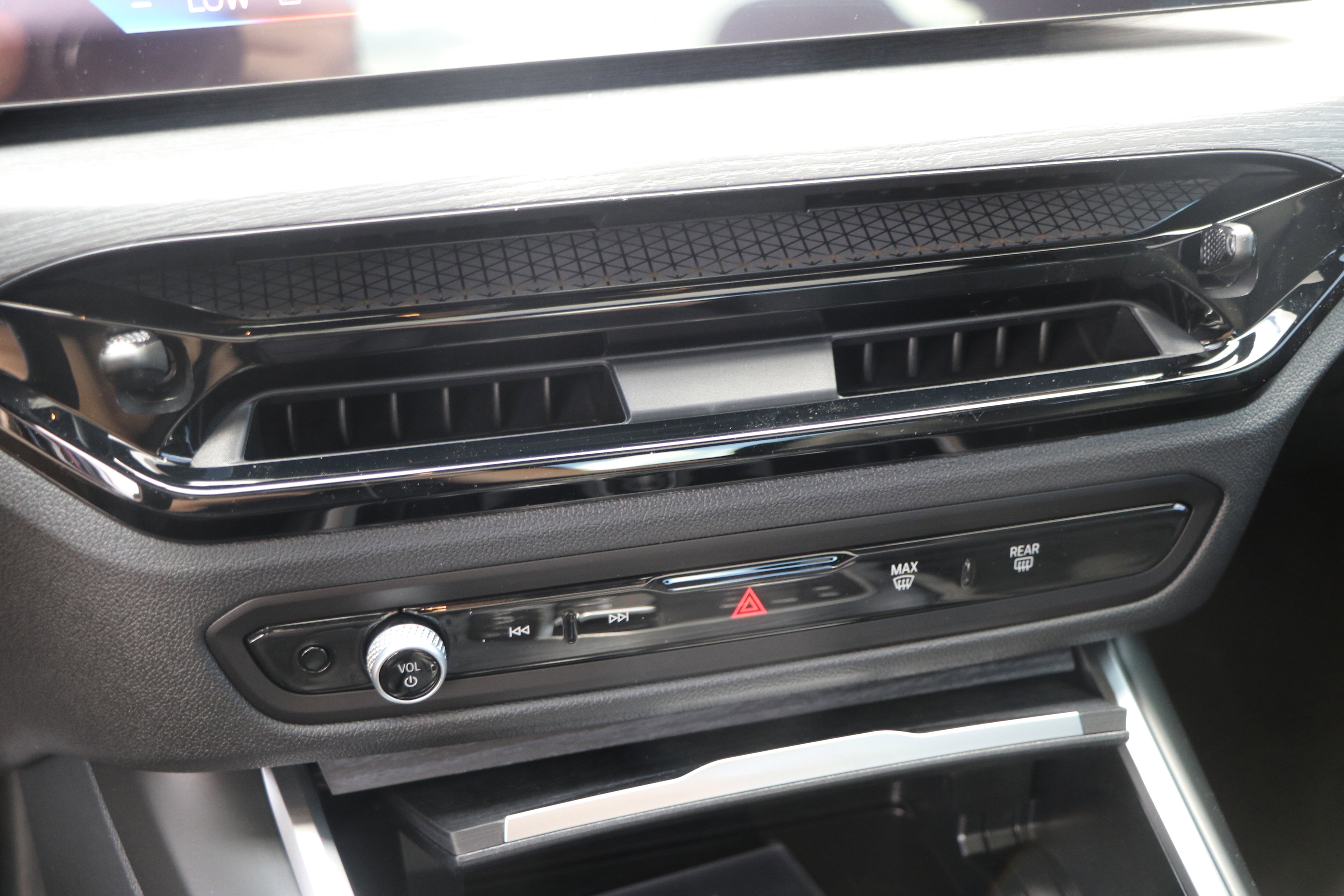 Certified 2026 BMW 430i Coupe w/ Premium Package image 23