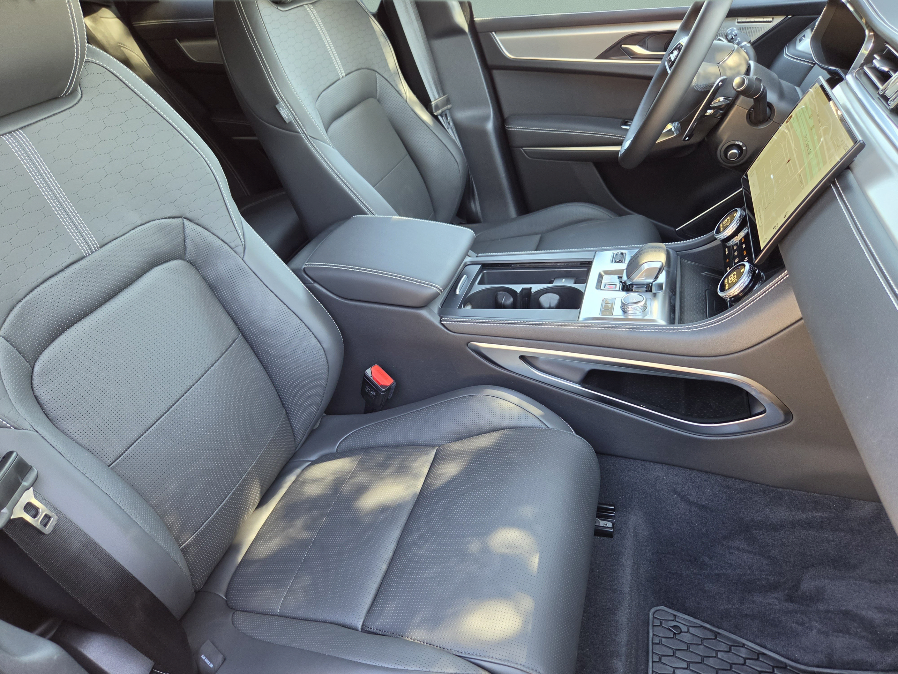 Used 2026 Jaguar F-PACE R-Dynamic S AWD/4WD image 9