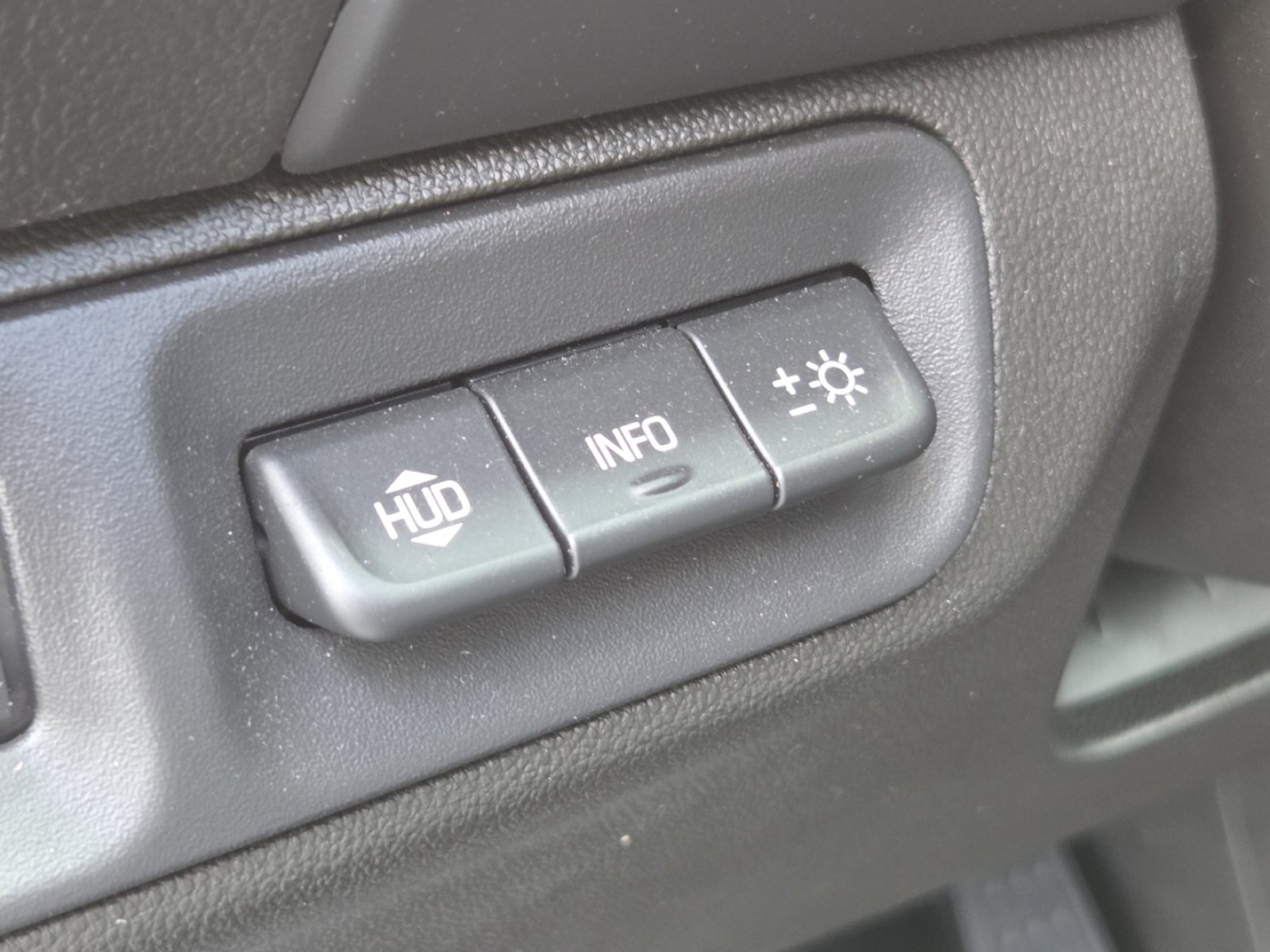 Used 2023 GMC Acadia Denali w/ Denali Technology Package FWD image 16