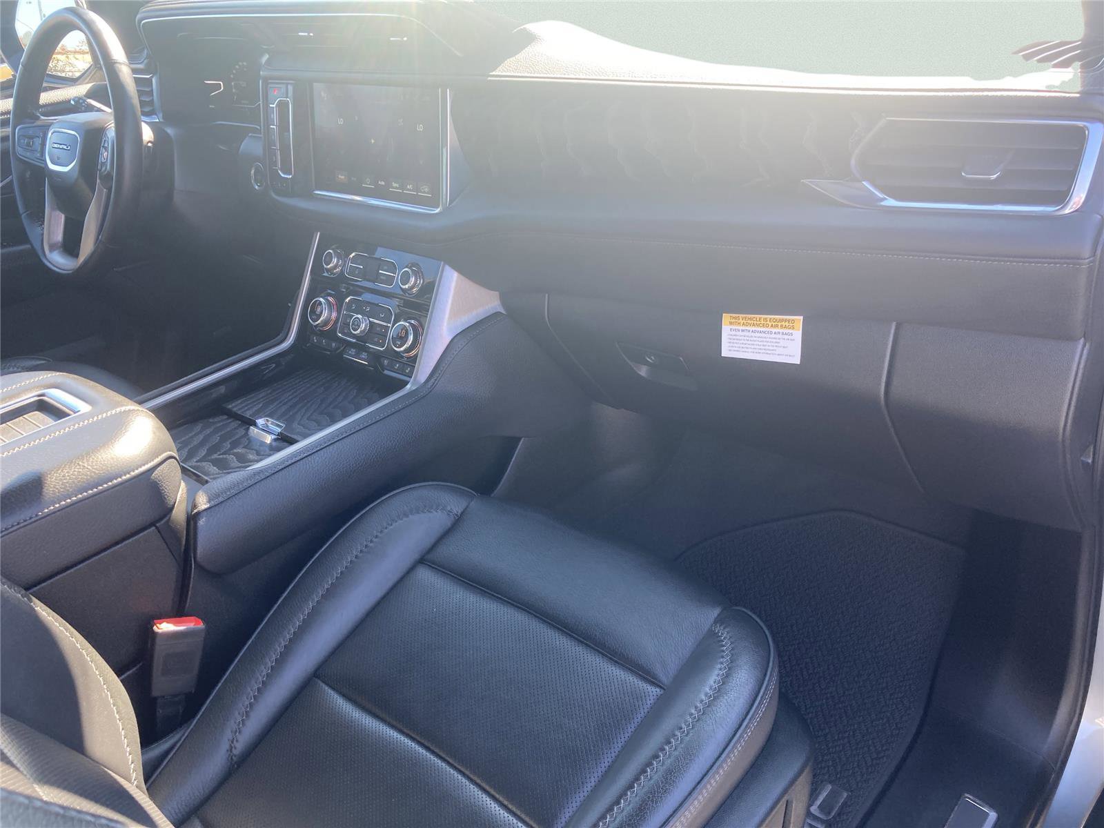 Used 2023 GMC Yukon Denali image 28