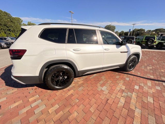 Used 2024 Volkswagen Atlas Peak Edition SEL AWD/4WD image 33