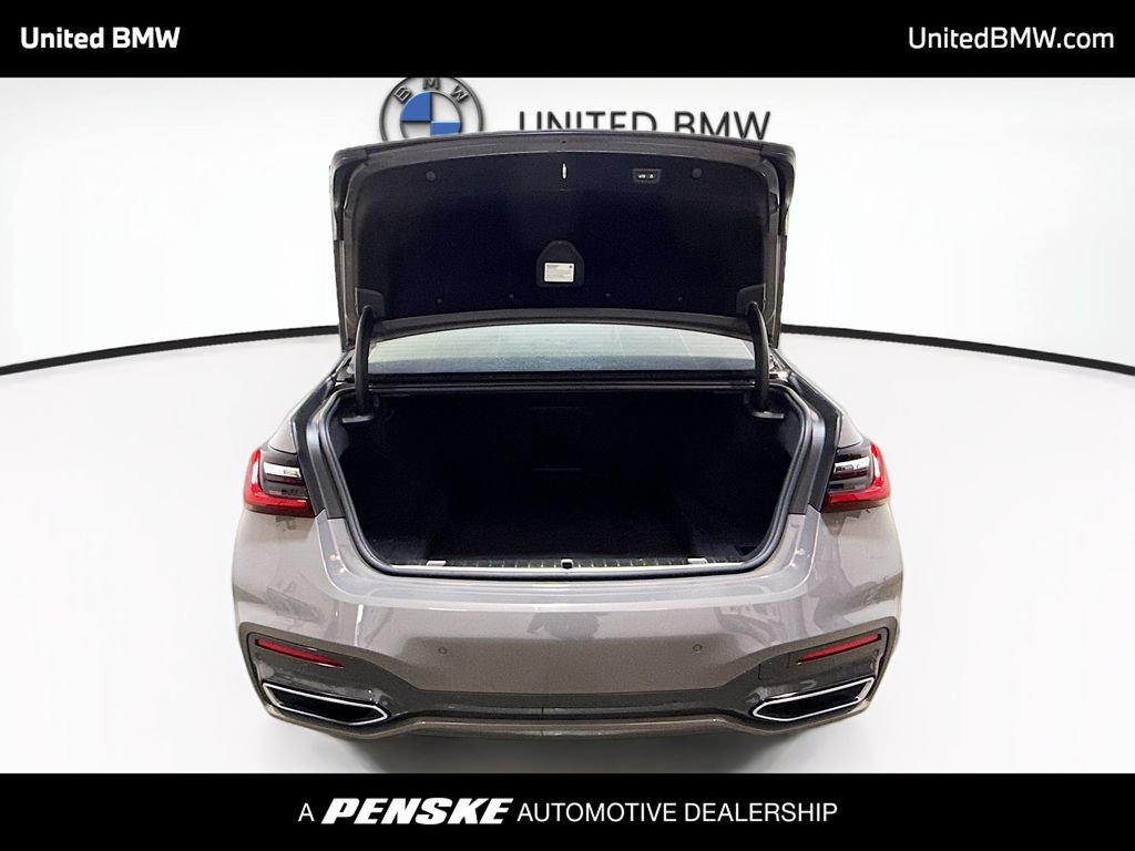 Used 2020 BMW 740i w/ M Sport Package RWD image 14