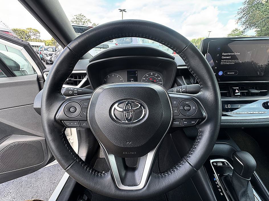 Certified 2025 Toyota Corolla SE FWD image 12