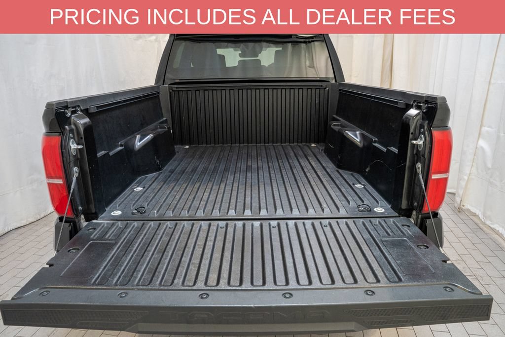 Used 2024 Toyota Tacoma SR5 AWD/4WD image 5