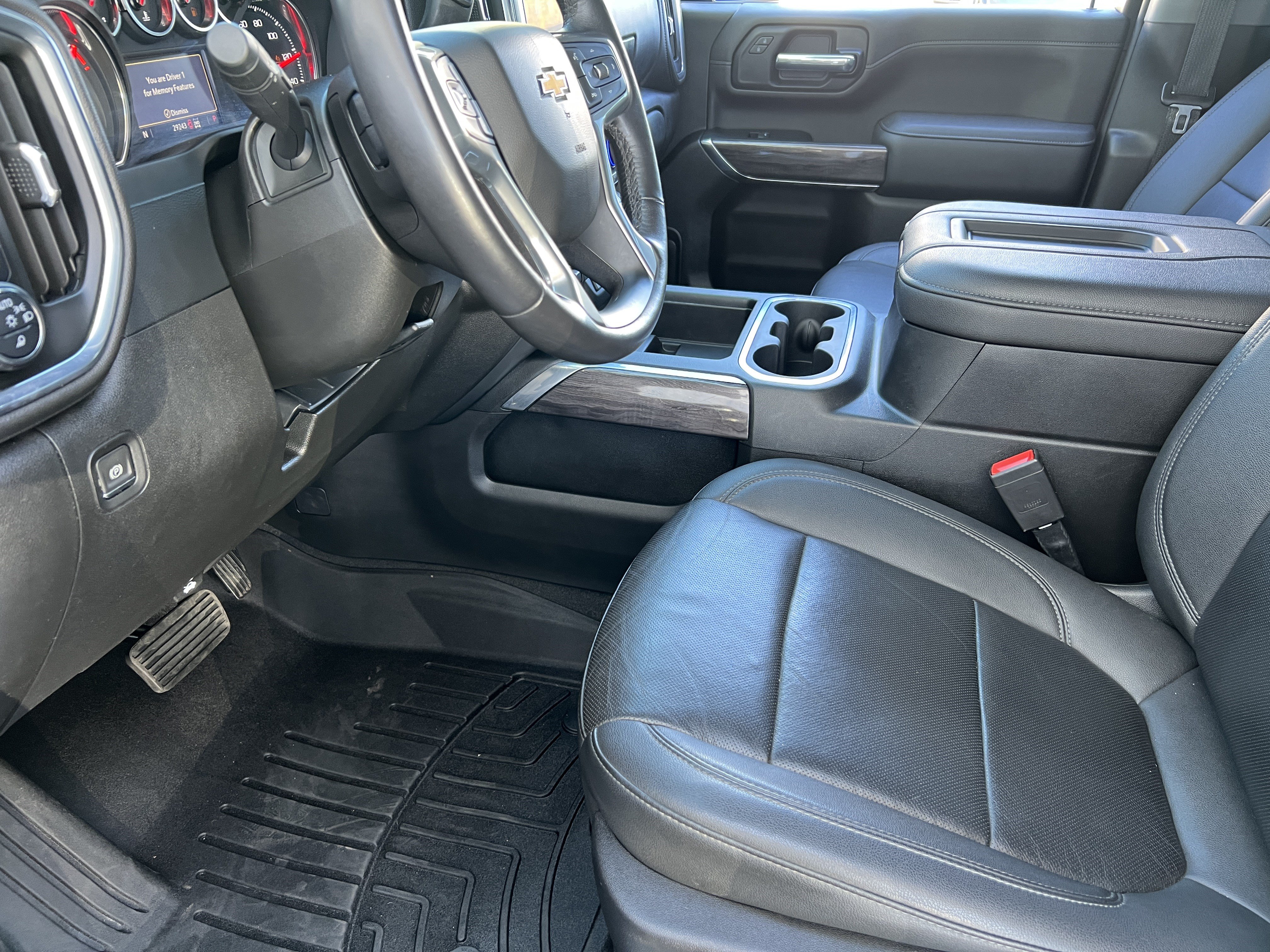 Used 2022 Chevrolet Silverado 3500 LTZ w/ LTZ Convenience Package AWD/4WD image 15