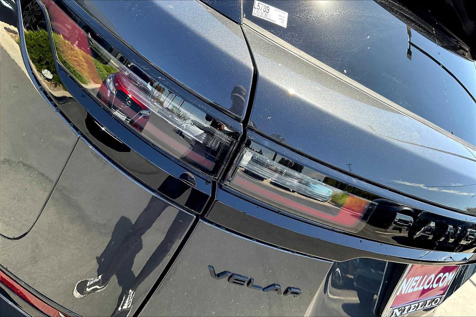 New 2026 Land Rover Range Rover Velar Dynamic SE image 22