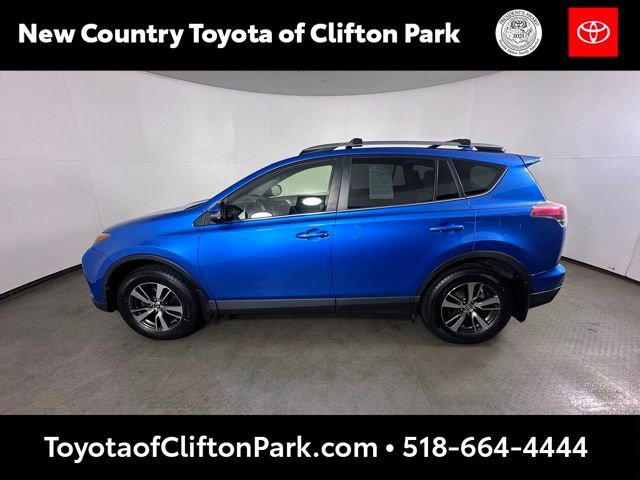 Used 2017 Toyota RAV4 XLE AWD/4WD image 6