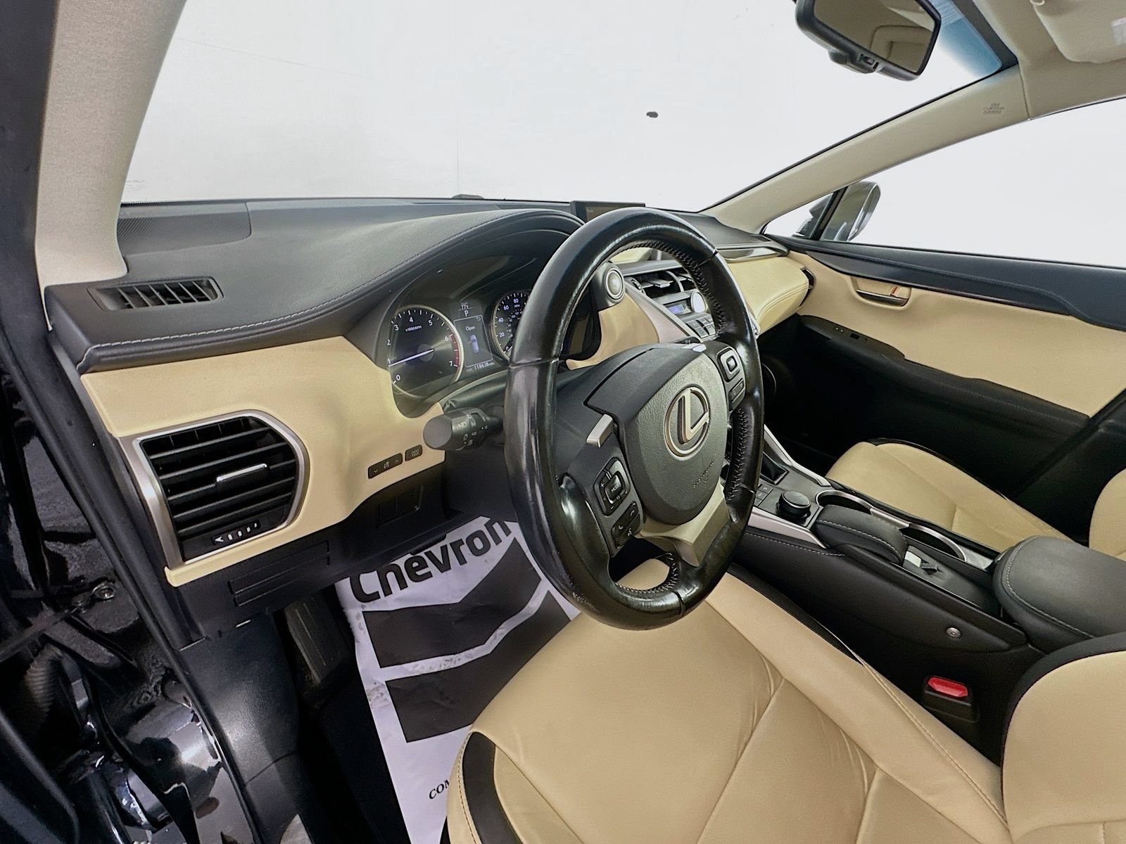 Used 2016 Lexus NX 200t FWD image 9