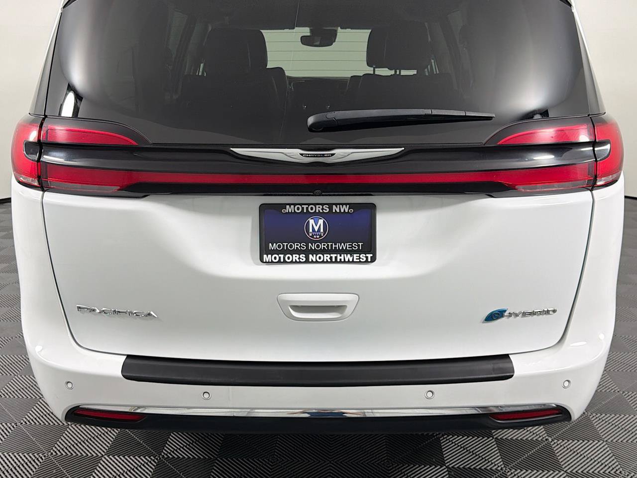 Used 2024 Chrysler Pacifica Limited FWD image 21