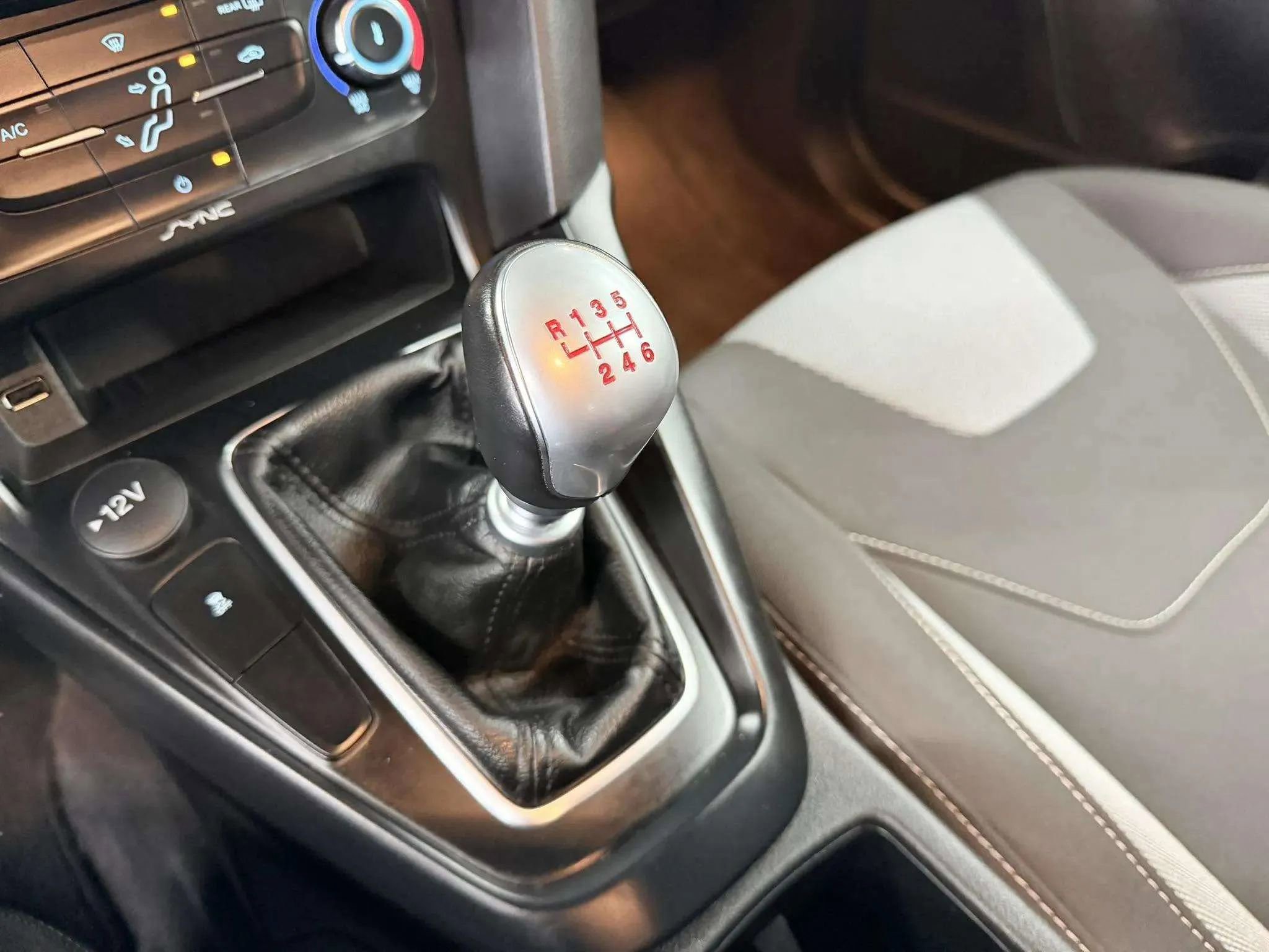 Used 2018 Ford Focus ST image 17