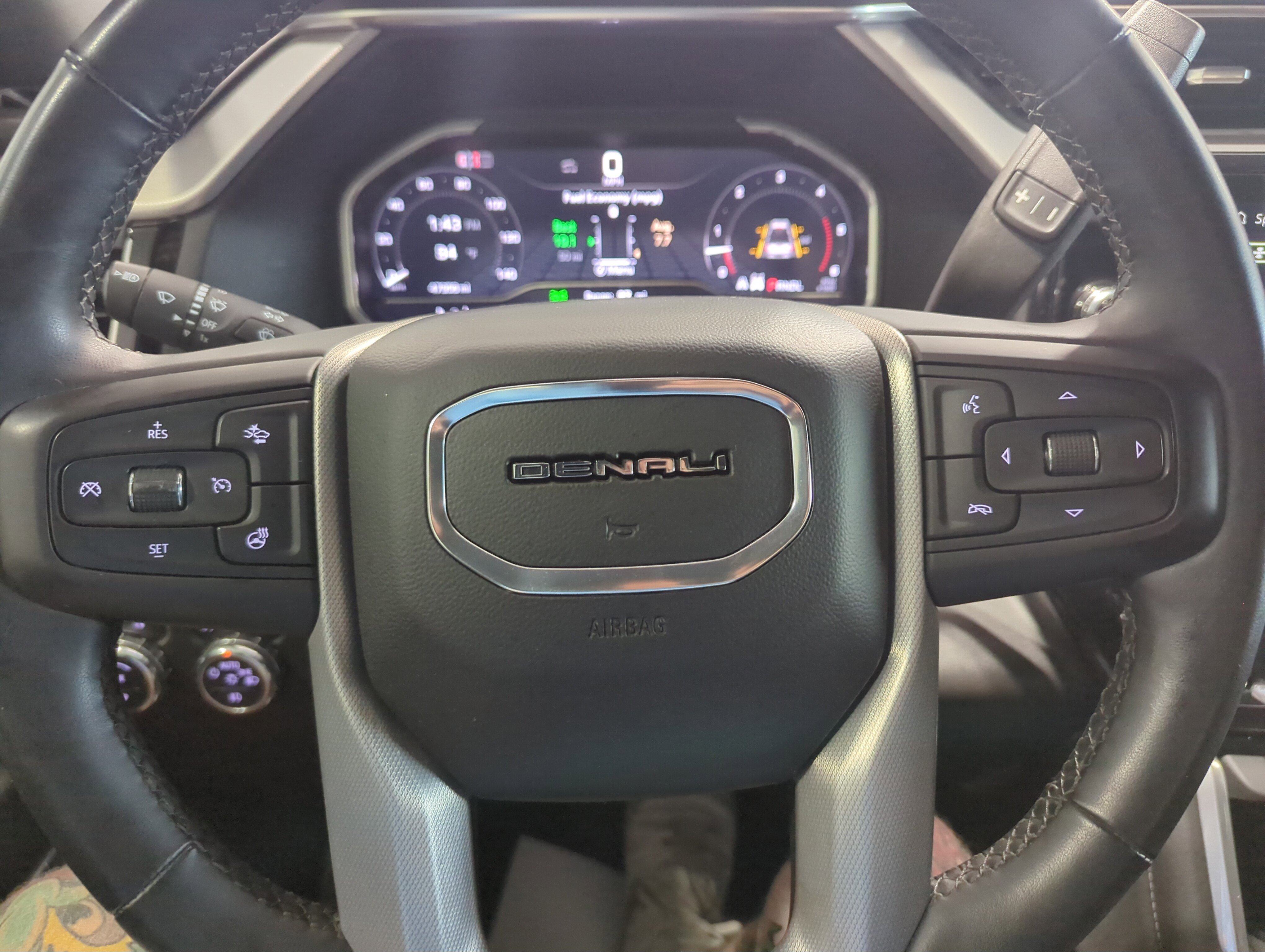 Used 2024 GMC Sierra 3500 Denali w/ Denali Reserve Package image 17