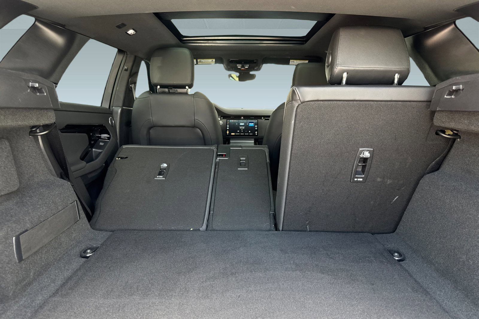 Used 2025 Land Rover Range Rover Evoque S image 33