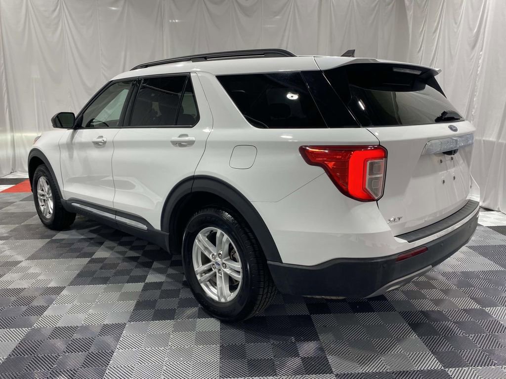 Used 2022 Ford Explorer XLT w/ Equipment Group 202A image 2