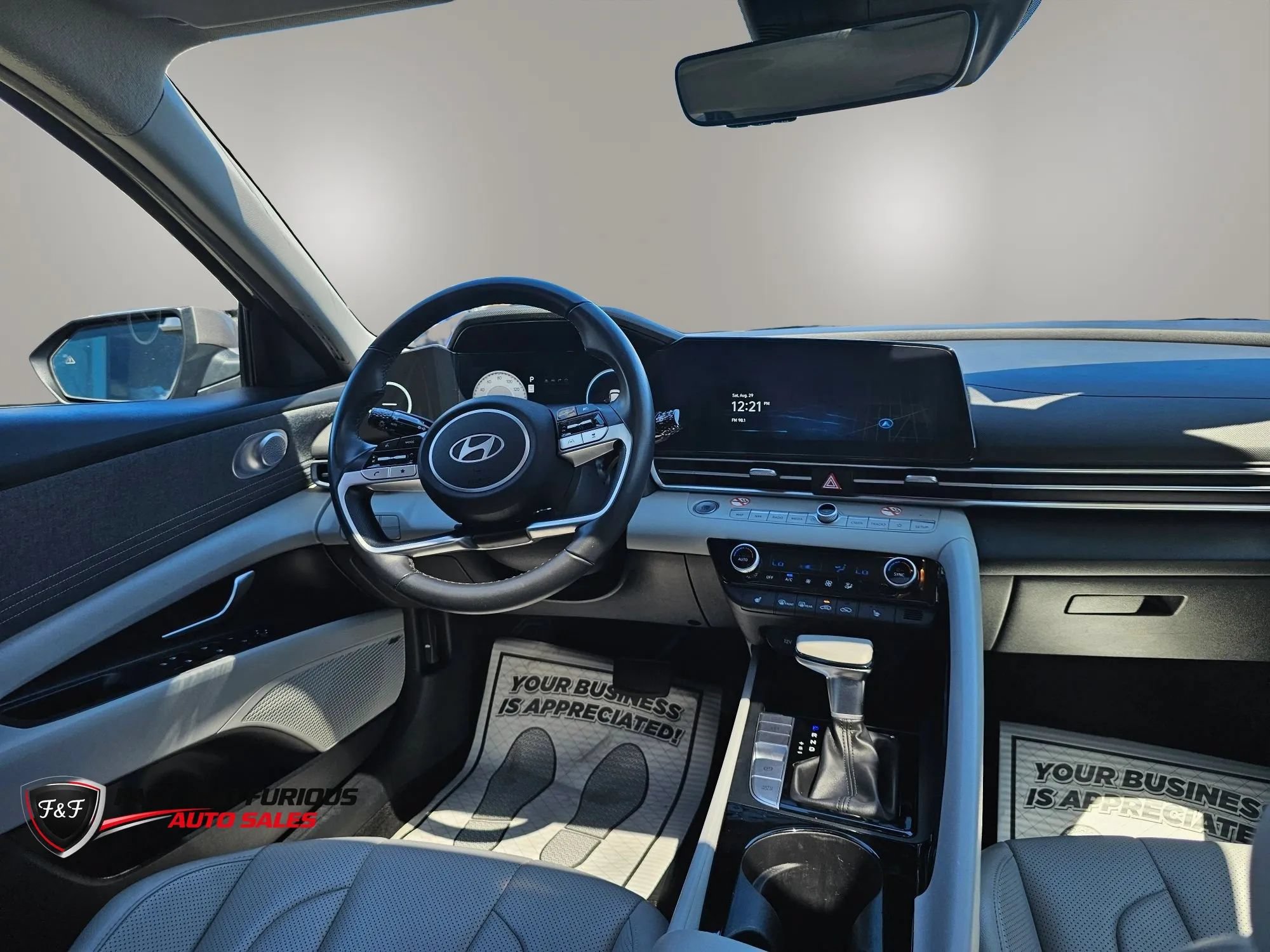 Used 2025 Hyundai Elantra Limited FWD image 17