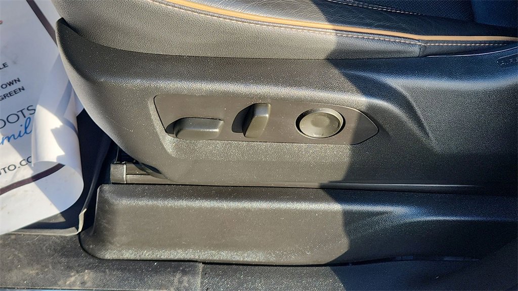 Used 2023 GMC Yukon XL AT4 image 16