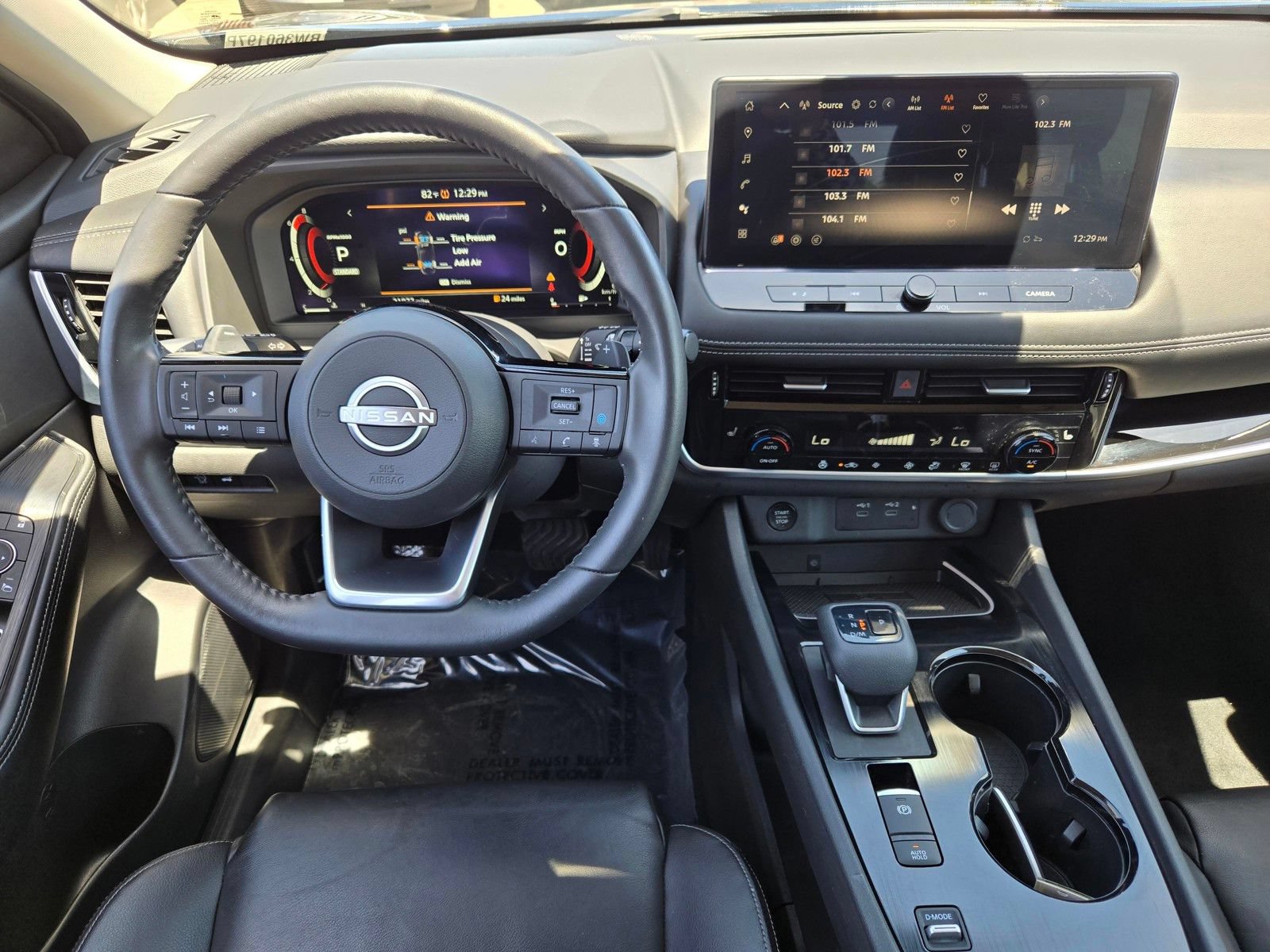 Used 2024 Nissan Rogue SL FWD image 11