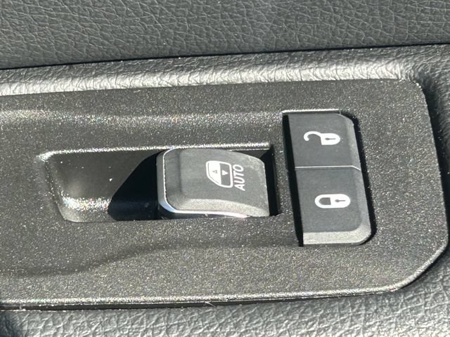 Used 2025 RAM 1500 Laramie AWD/4WD image 39