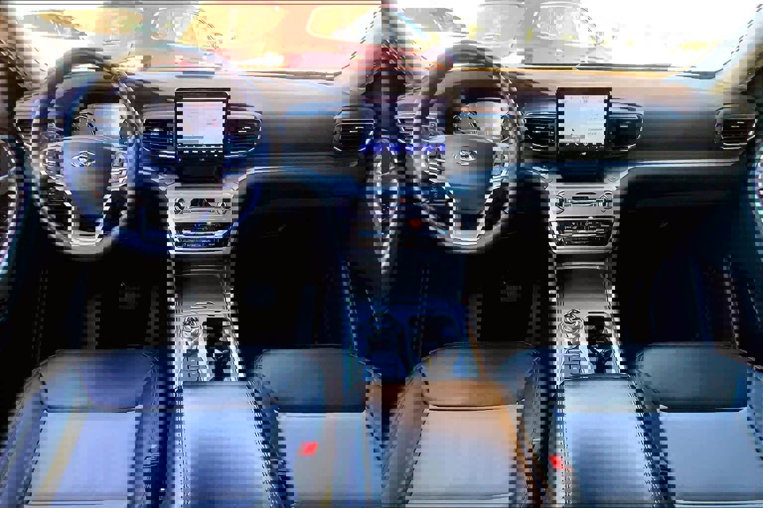 Used 2022 Ford Explorer XLT w/ Equipment Group 202A image 16