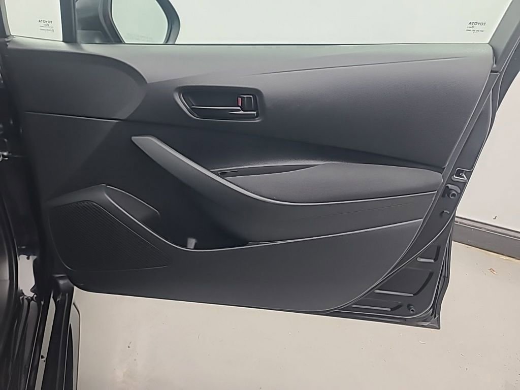 Used 2025 Toyota Corolla LE image 14