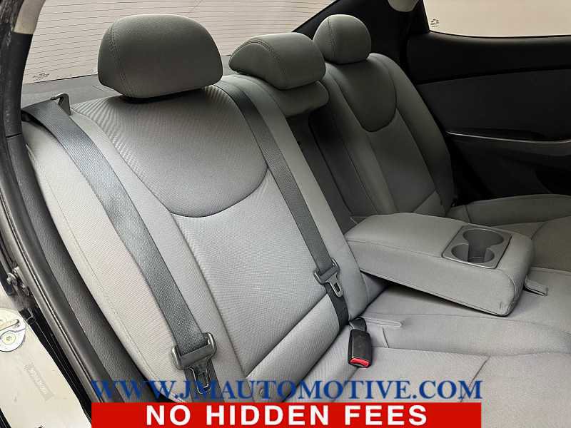 Used 2013 Hyundai Elantra GLS w/ Preferred Pkg FWD image 18