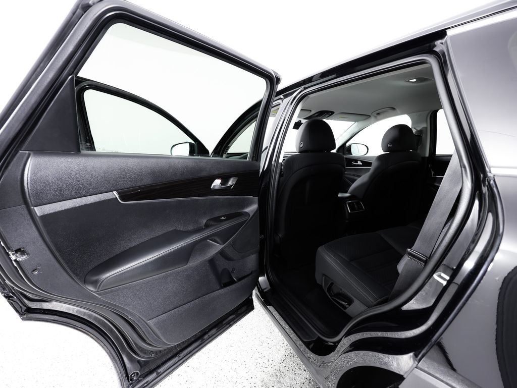 Used 2020 Kia Sorento LX AWD/4WD image 16