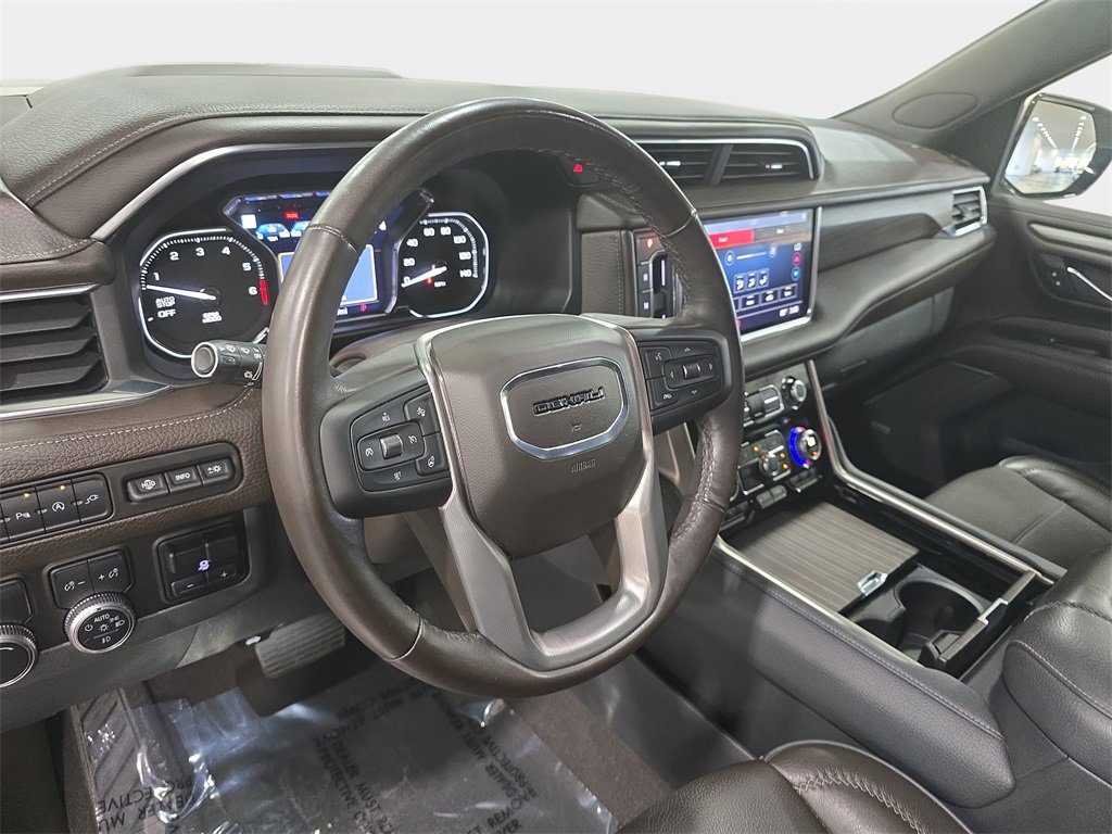 Used 2021 GMC Yukon Denali w/ Denali Premium Package image 16