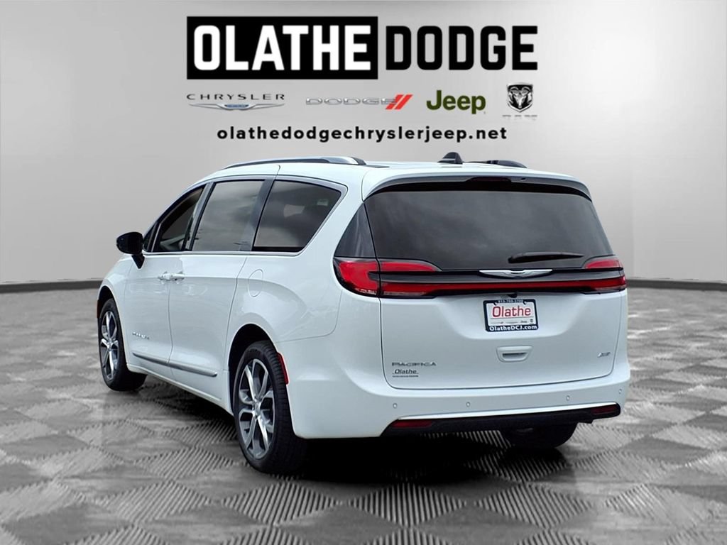New 2026 Chrysler Pacifica Pinnacle AWD/4WD image 3