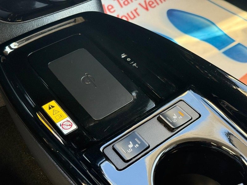Used 2022 Toyota Prius XLE image 21