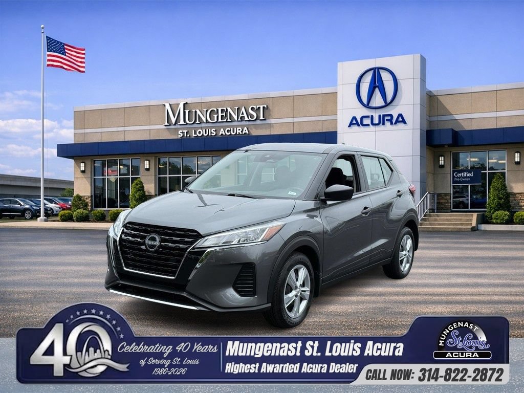 Used 2024 Nissan Kicks S FWD image 1