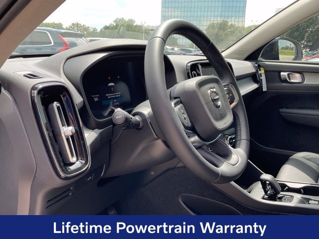 New 2026 Volvo XC40 B4 Core w/ Climate Package FWD image 14